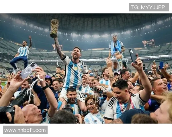 怀念已逝足球明星的精彩瞬间与辉煌成就回顾 怀念已逝足球明星的精彩瞬间与辉煌成就回顾